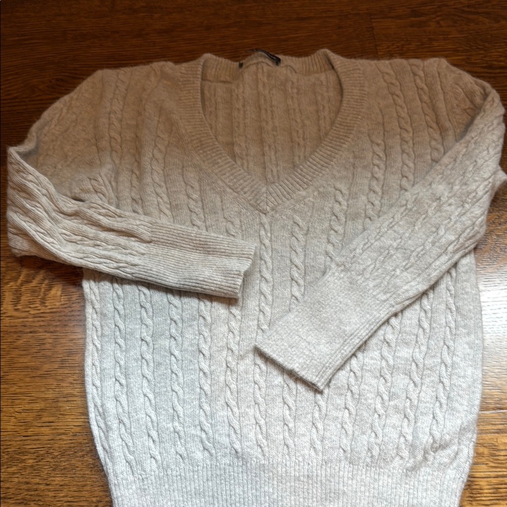 Brandy Melville V-Neck Sweater Gray Cable Knit